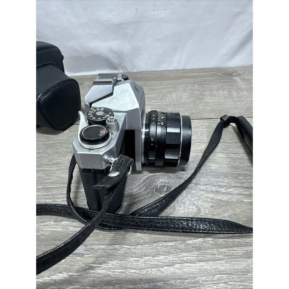 Vintage Honeywell PENTAX SP500 Camera with a Super-Takumar 1:2/55 Lens Works